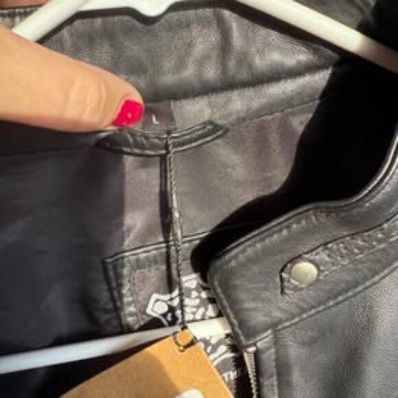 NEW Leather MOTO Jacket - Super Cute! - Picture 10 of 16